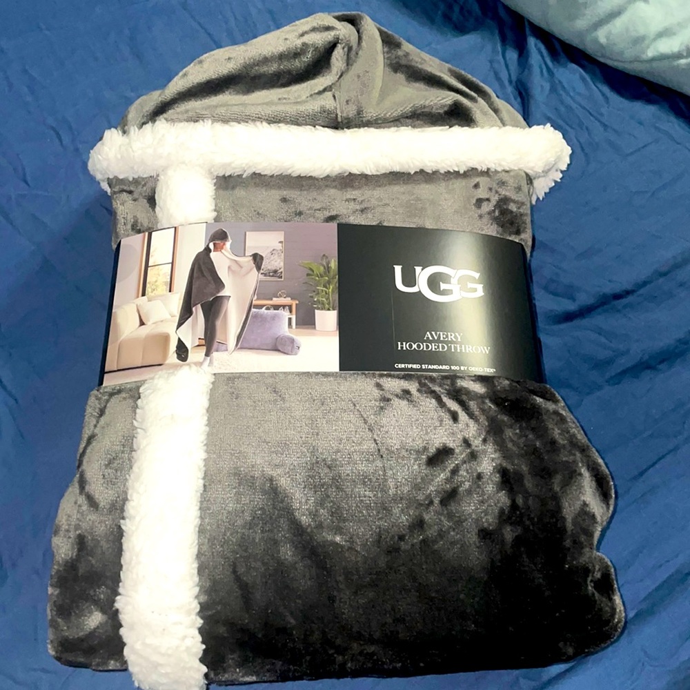 Hooded throw, Brand new
